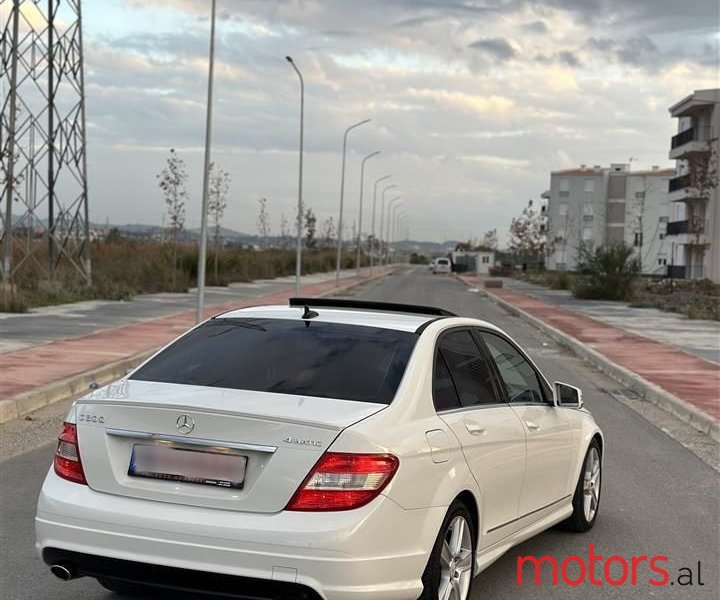 2011' Mercedes-Benz C 300 photo #4