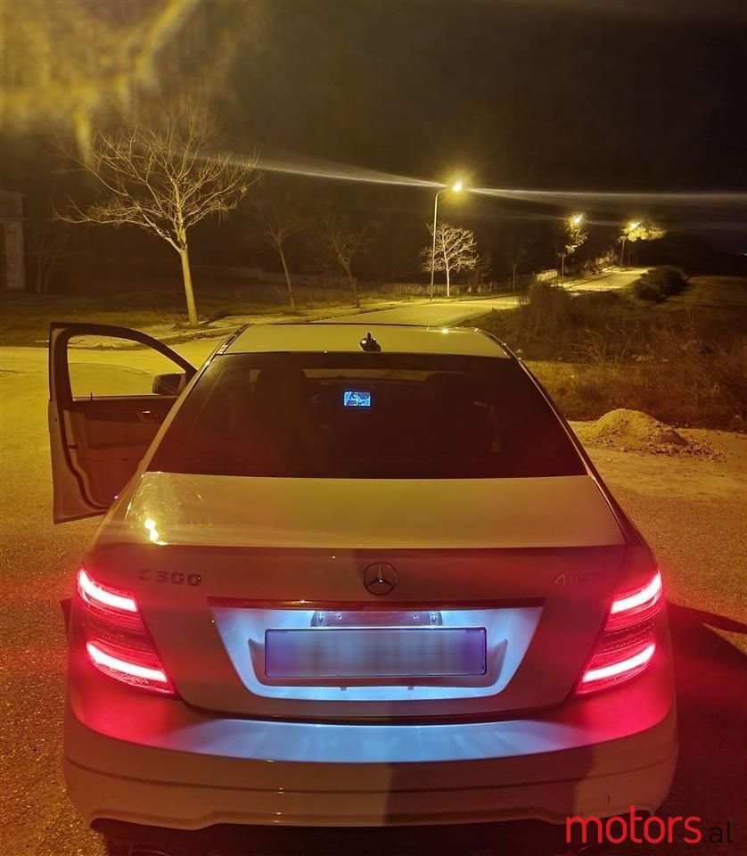 2012' Mercedes-Benz C 300 photo #4