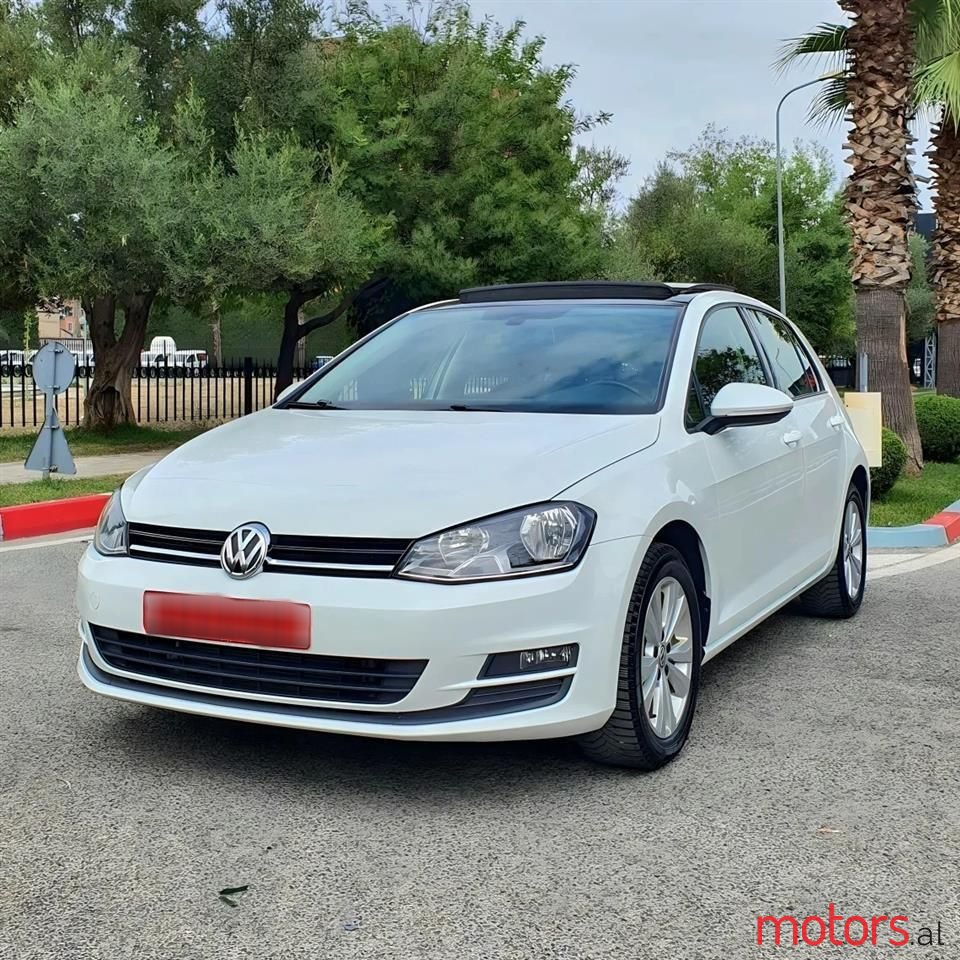 2017' Volkswagen Golf photo #3