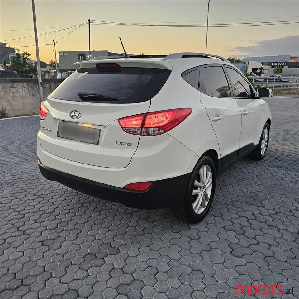 2010' Hyundai Tucson photo #6