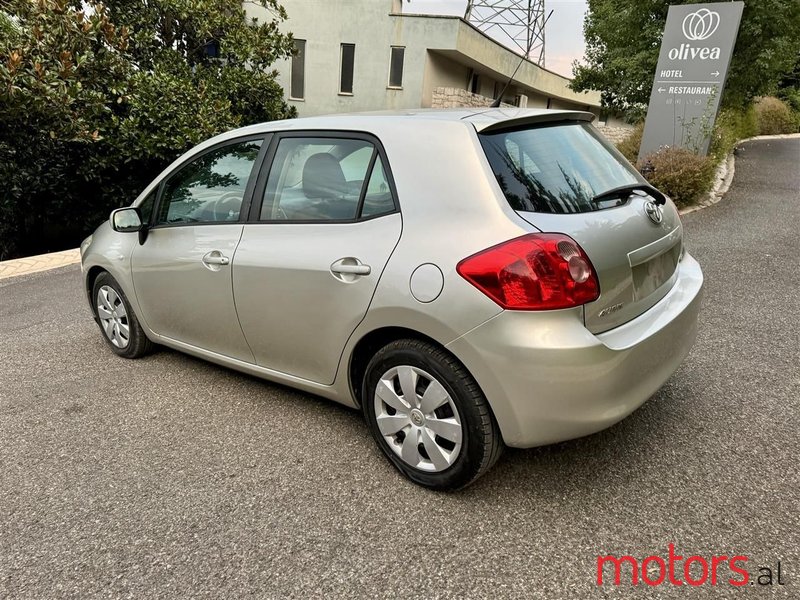 2009' Toyota Auris photo #5