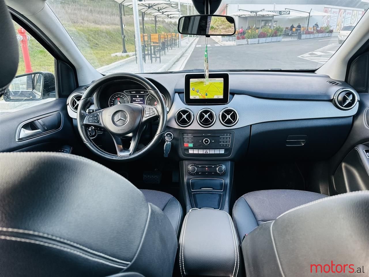 2015' Mercedes-Benz B 200 photo #5