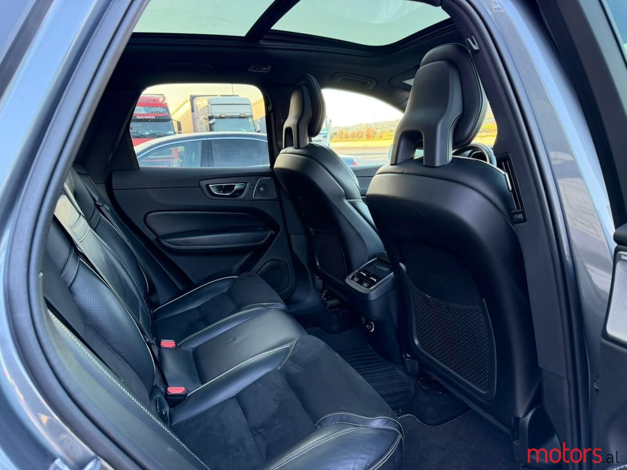 2019' Volvo Xc 60 photo #4