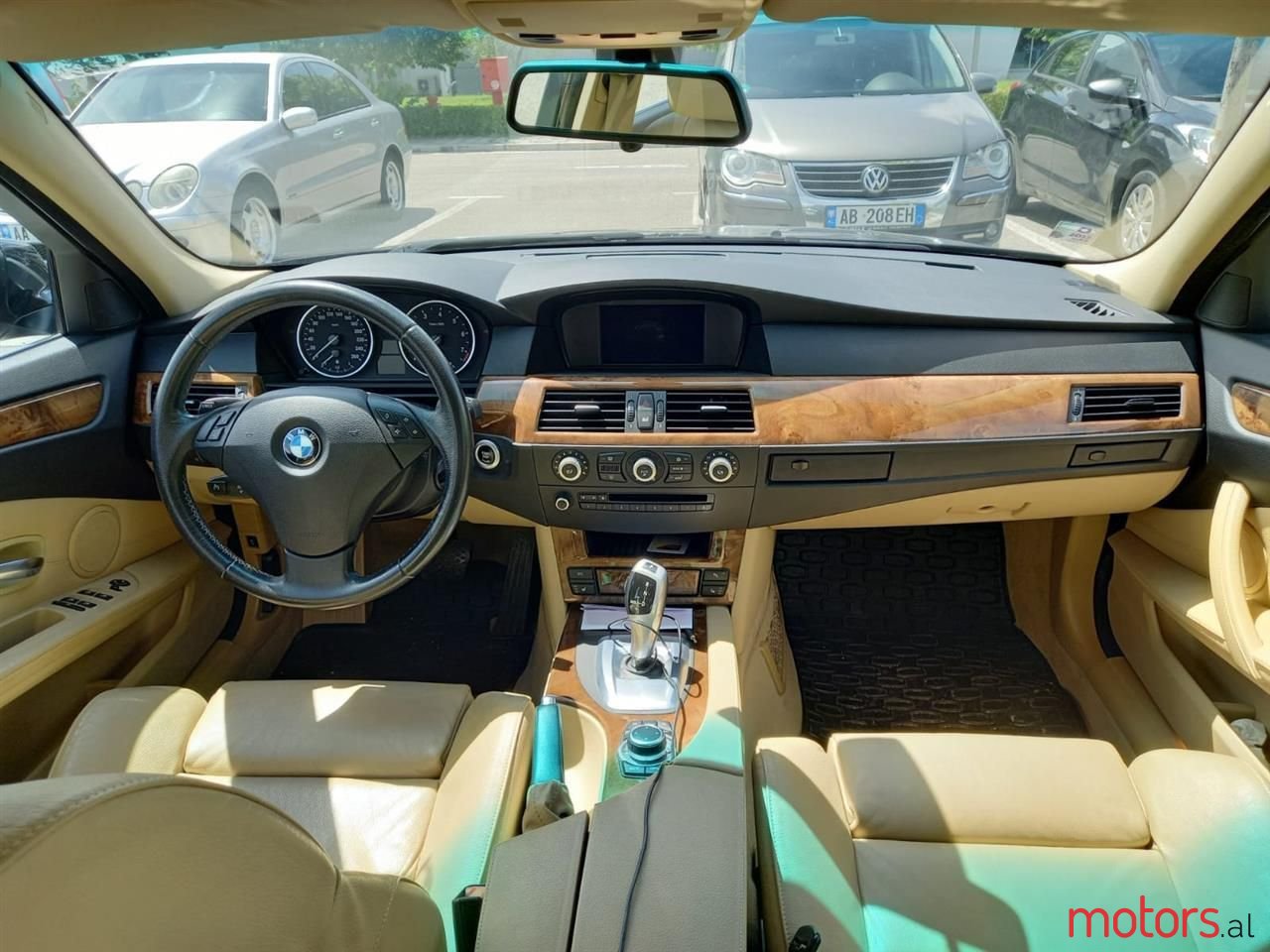 2009' BMW 525 photo #2