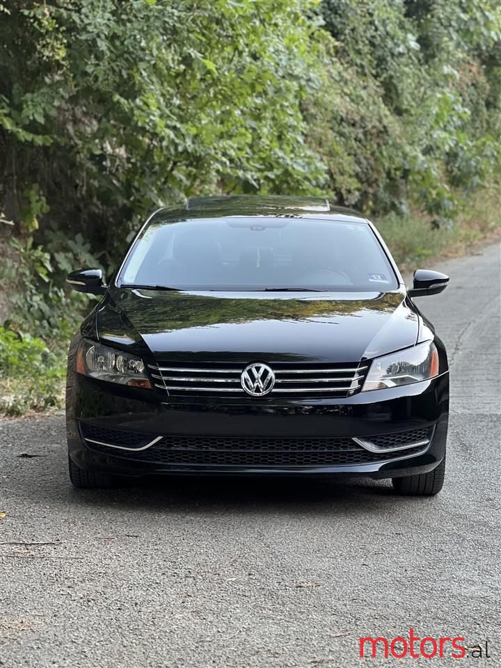 2012' Volkswagen Passat photo #1