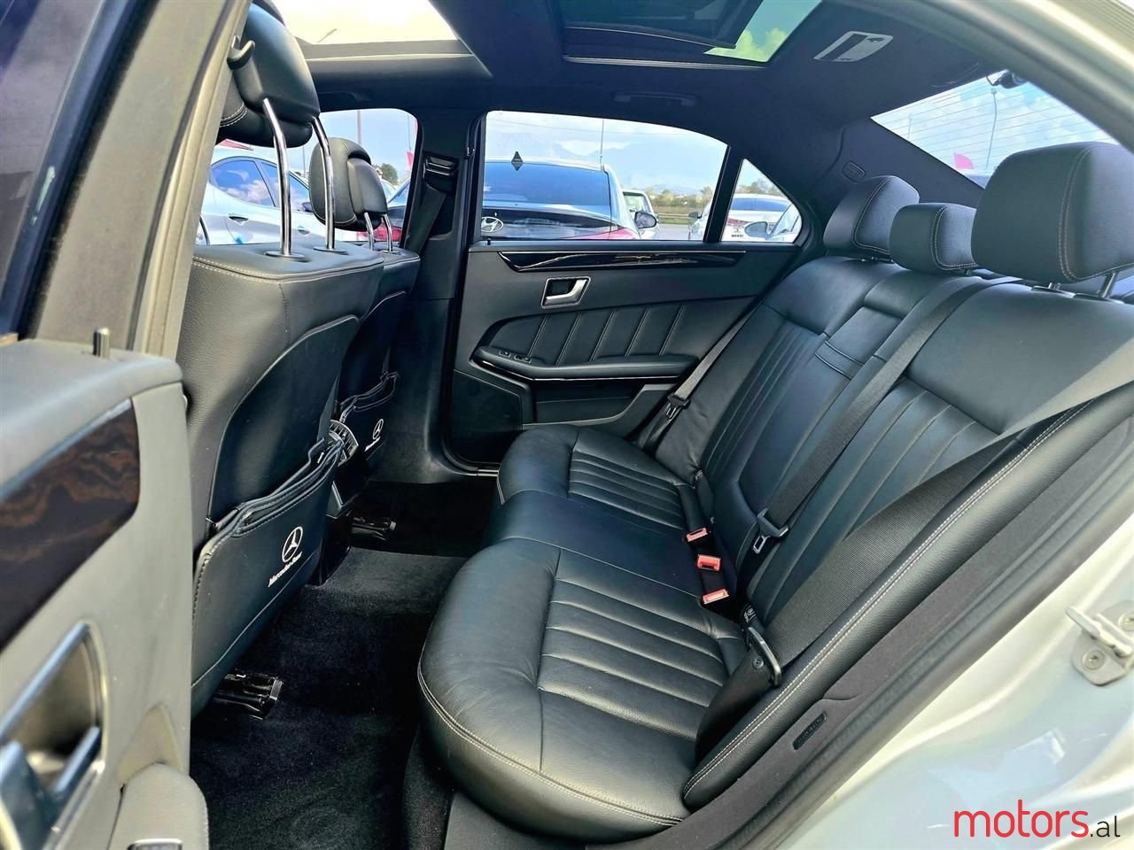 2015' Mercedes-Benz E 250 photo #1