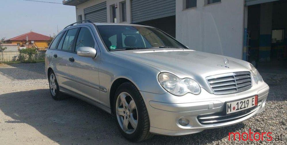 2004' Mercedes-Benz C 220 photo #1