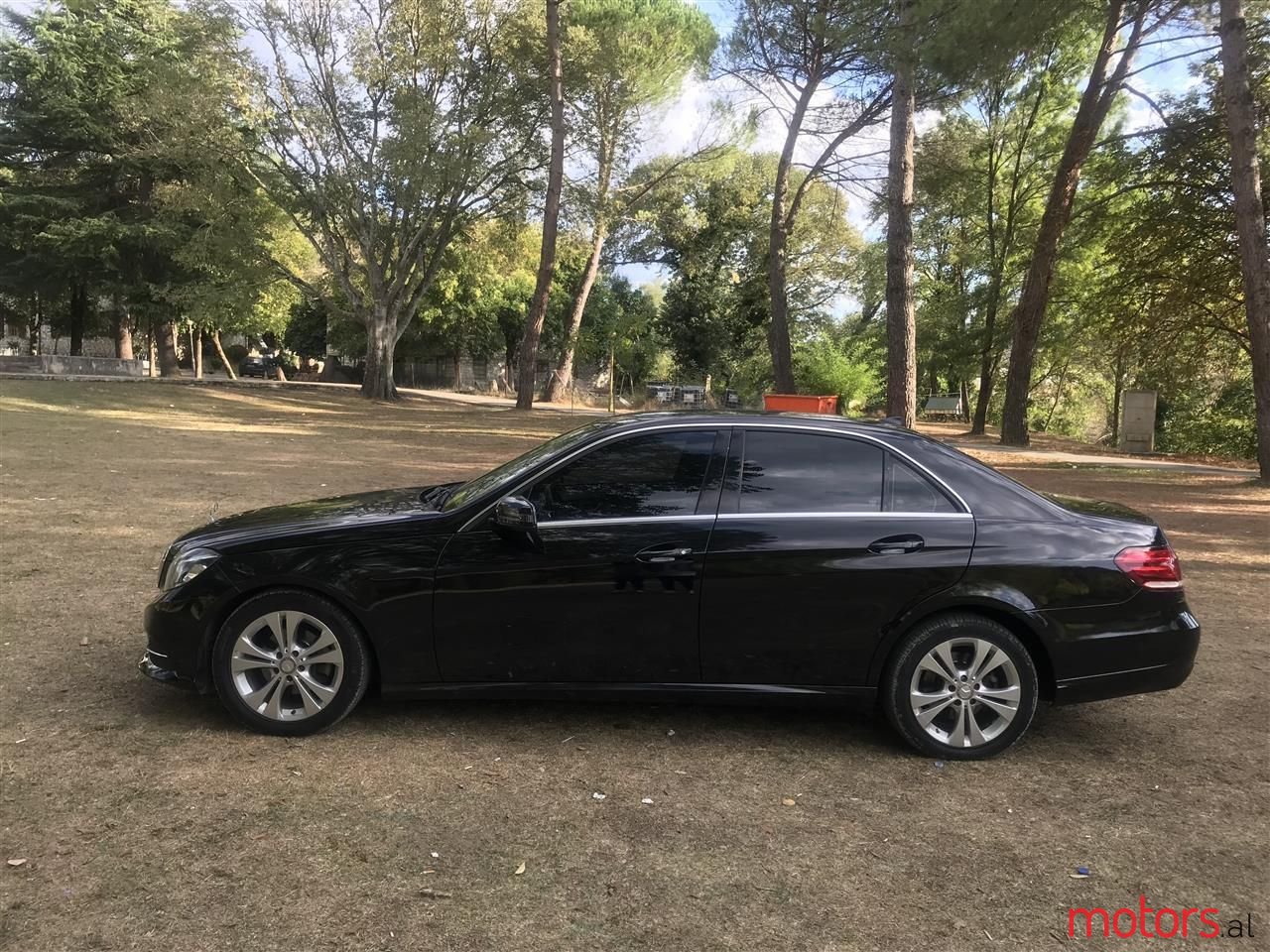 2014' Mercedes-Benz E 220 photo #1