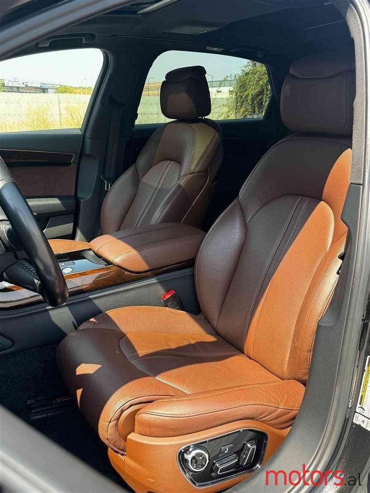 2017' Audi A8 photo #5