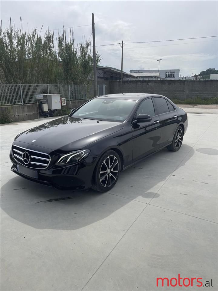 2016' Mercedes-Benz E 220 photo #1