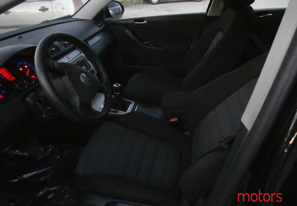 2006' Volkswagen Passat photo #2