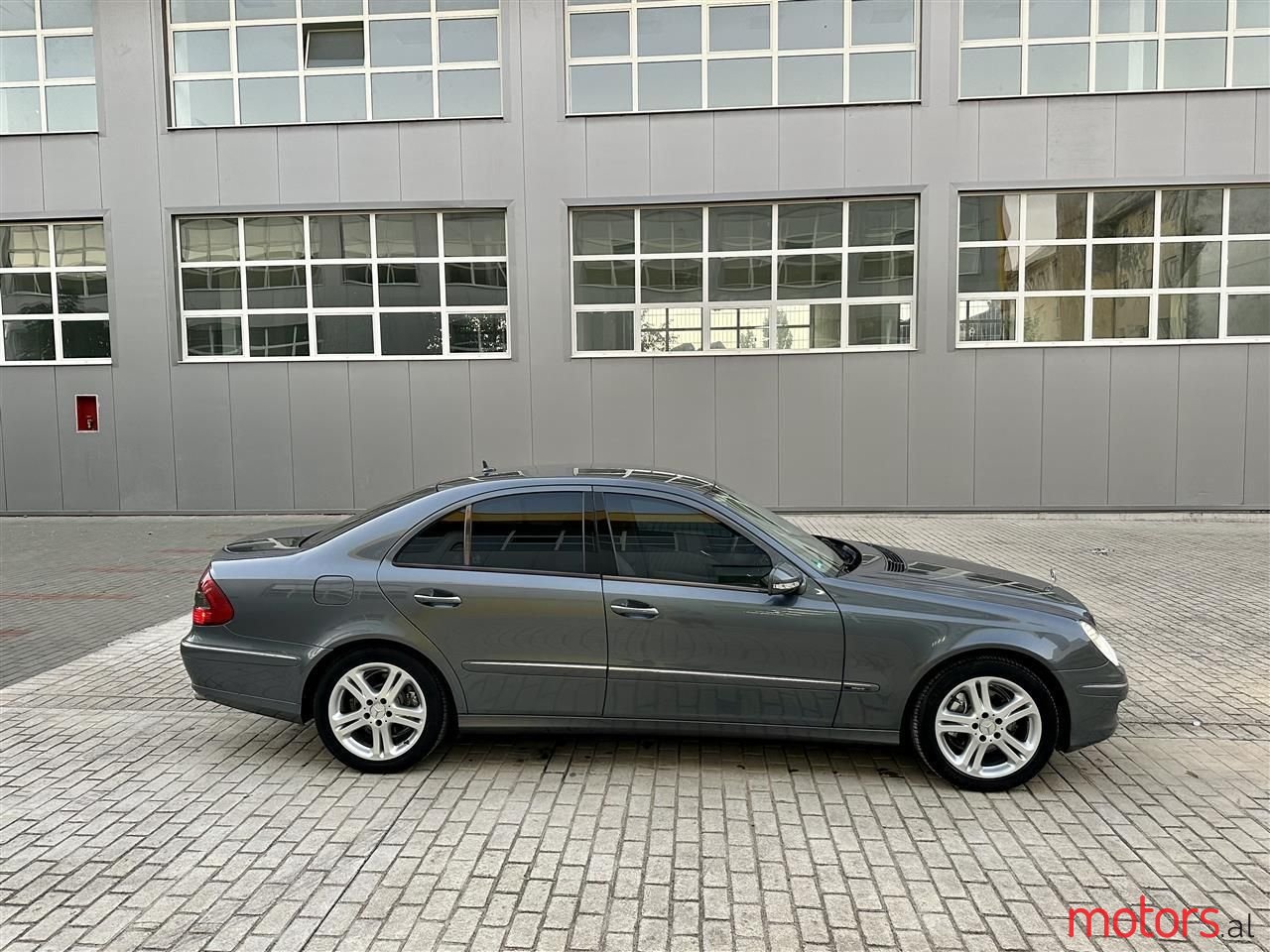 2008' Mercedes-Benz E 320 photo #4