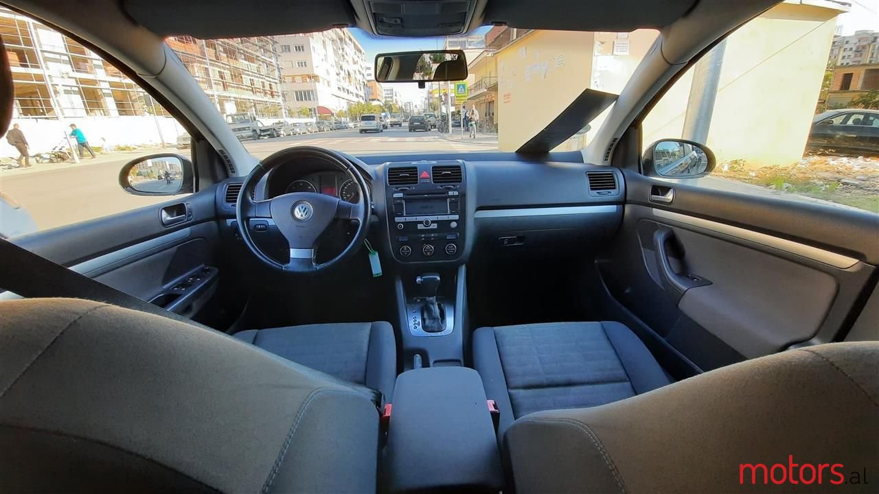 2007' Volkswagen Golf photo #4