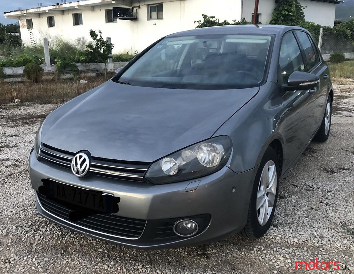 2009' Volkswagen Golf photo #1