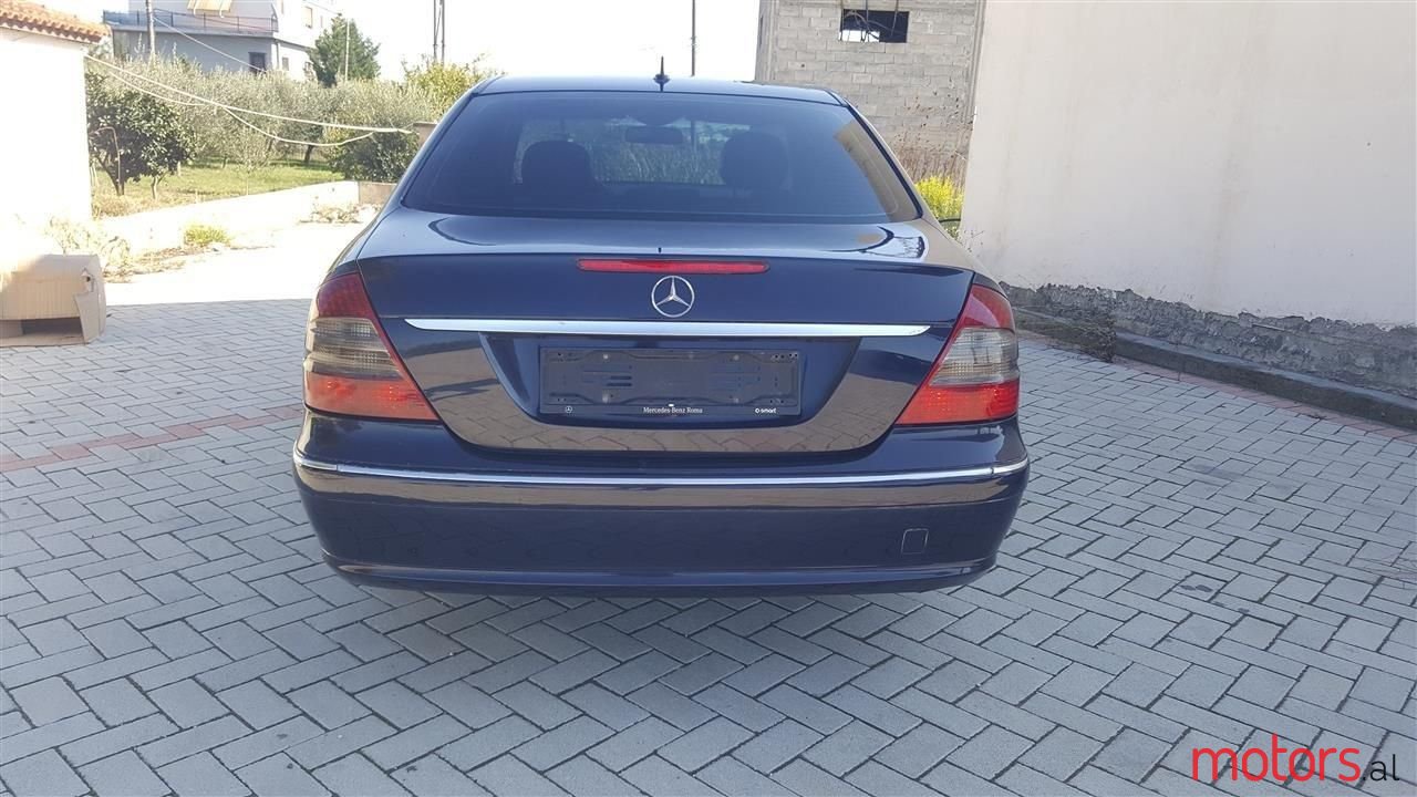 2007' Mercedes-Benz E 220 photo #3