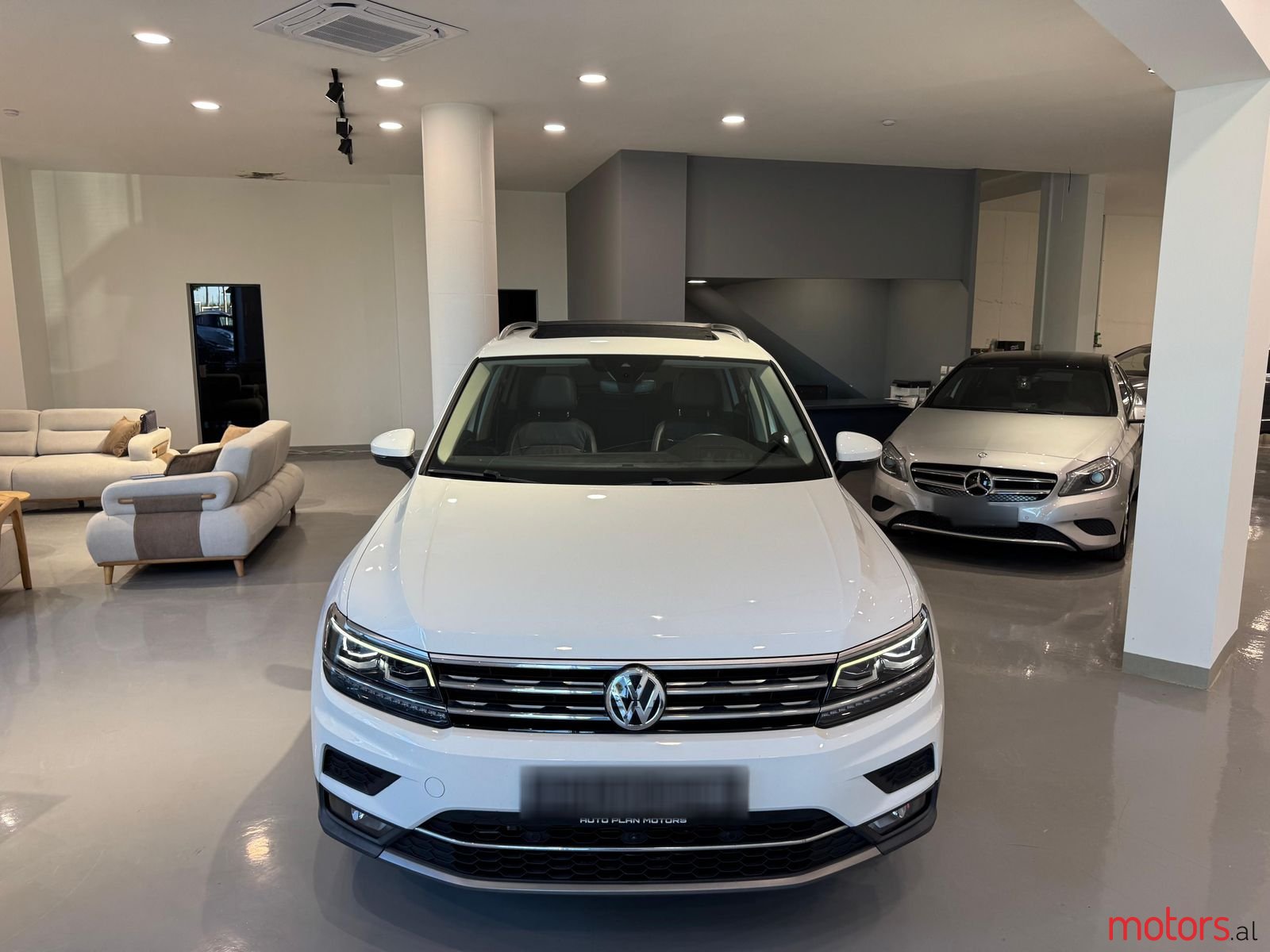 2018' Volkswagen Tiguan photo #1