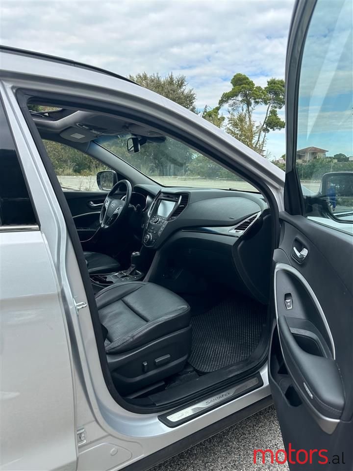 2013' Hyundai Santa Fe photo #4