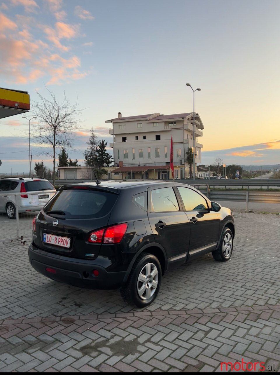 2010' Nissan photo #4