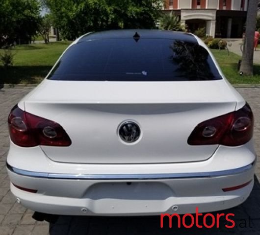 2010' Volkswagen Passat photo #4