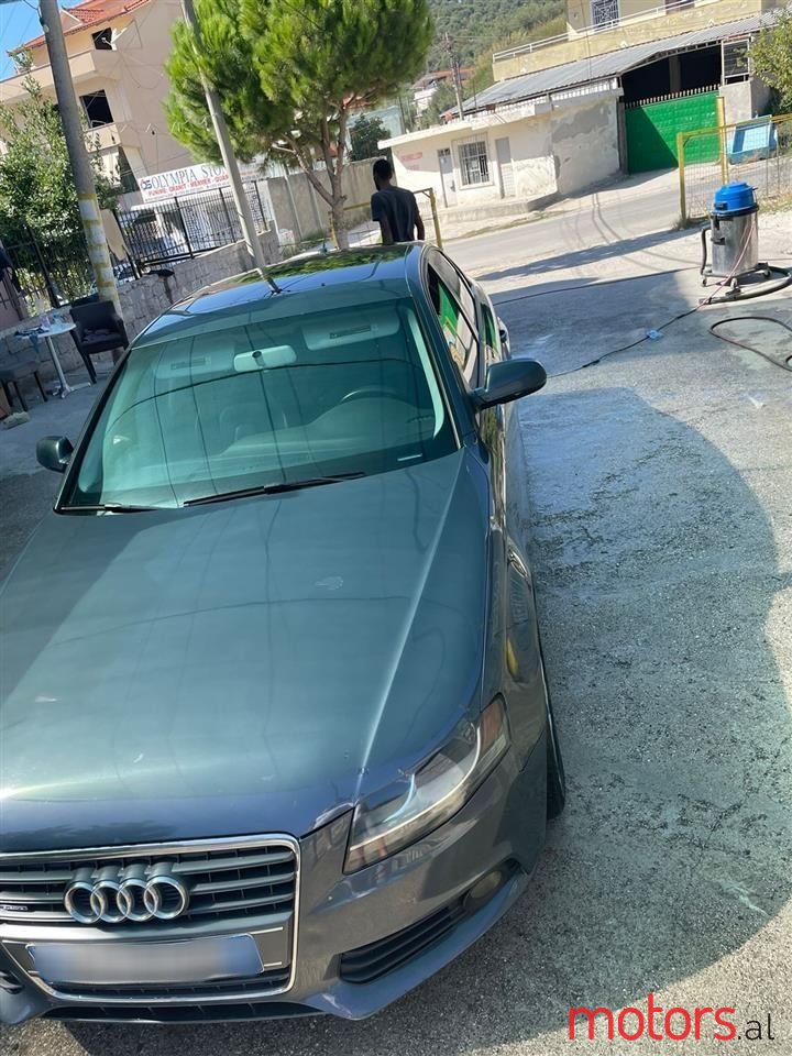 2010' Audi A4 photo #1