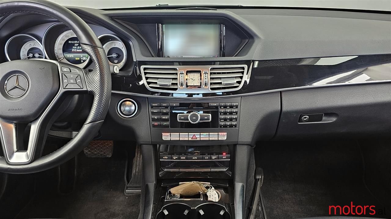 2014' Mercedes-Benz E 220 photo #6