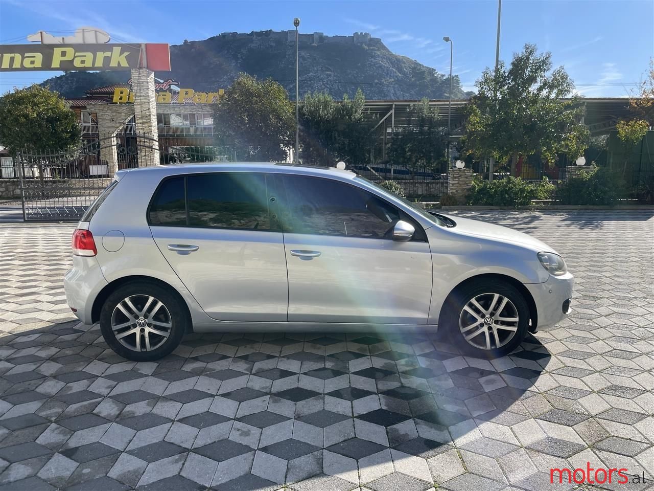 2012' Volkswagen Golf photo #2