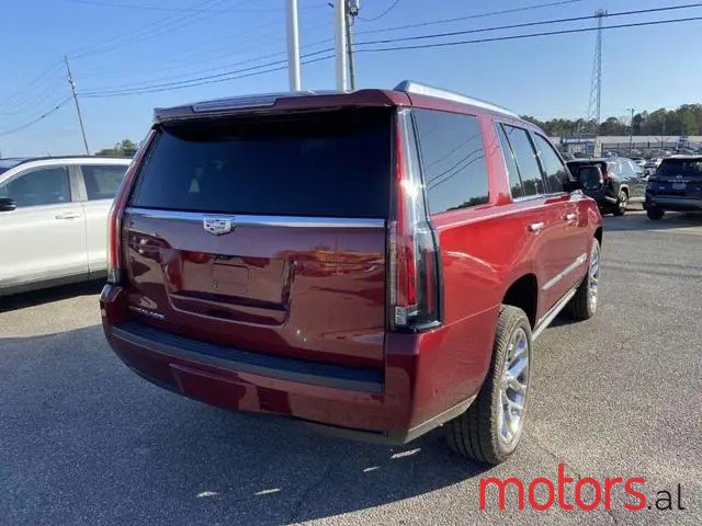 2017' Cadillac Escalade photo #2