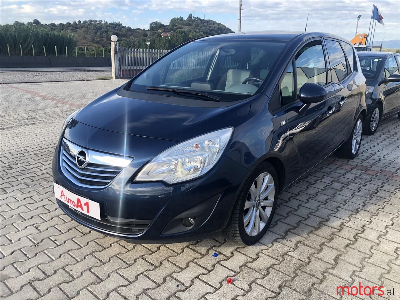 2011' Opel Meriva photo #2