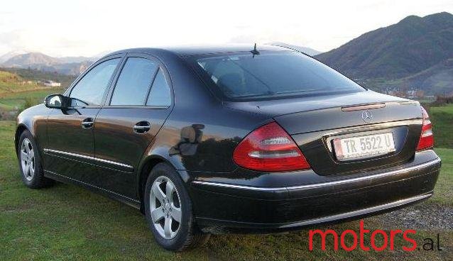 2005' Mercedes-Benz E-Class photo #2