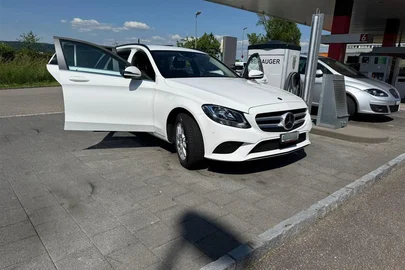 2019' Mercedes-Benz C 200