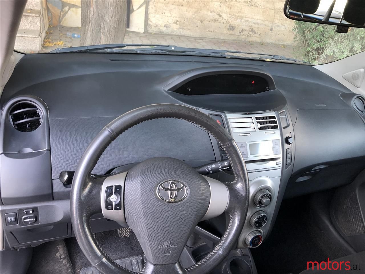 2006' Toyota Yaris photo #2