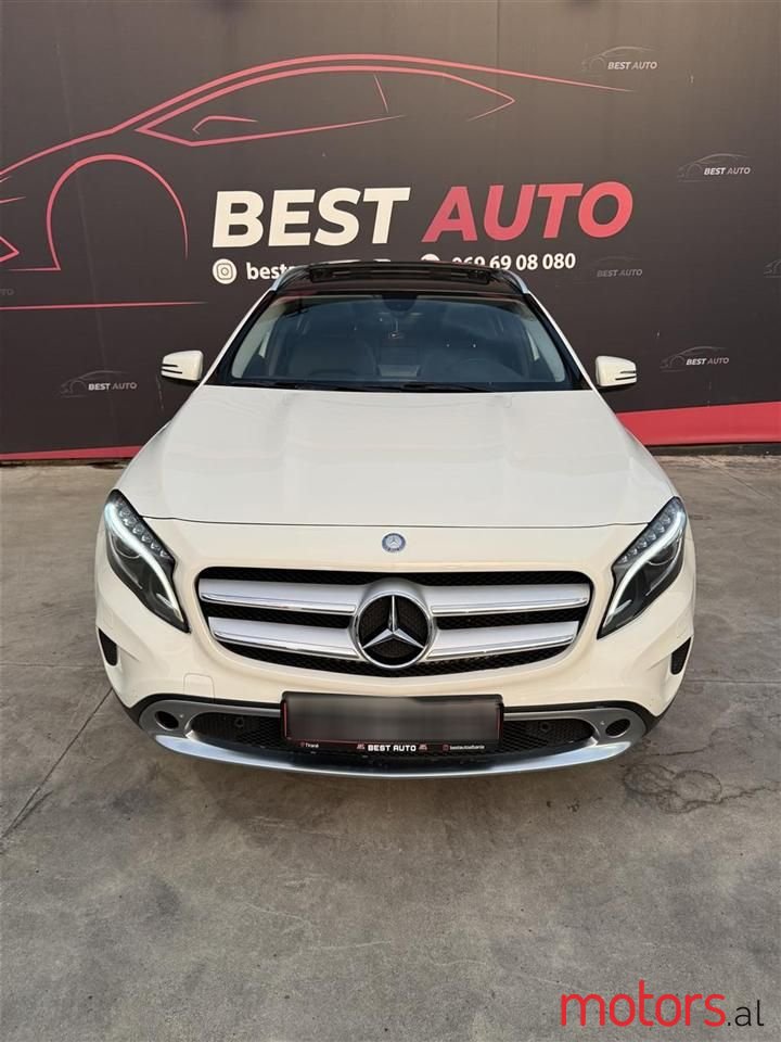 2015' Mercedes-Benz GLA 200 photo #2