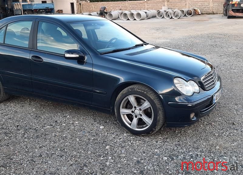 2004' Mercedes-Benz C 220 photo #4