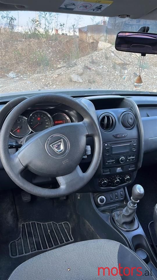 2015' Dacia Duster photo #2