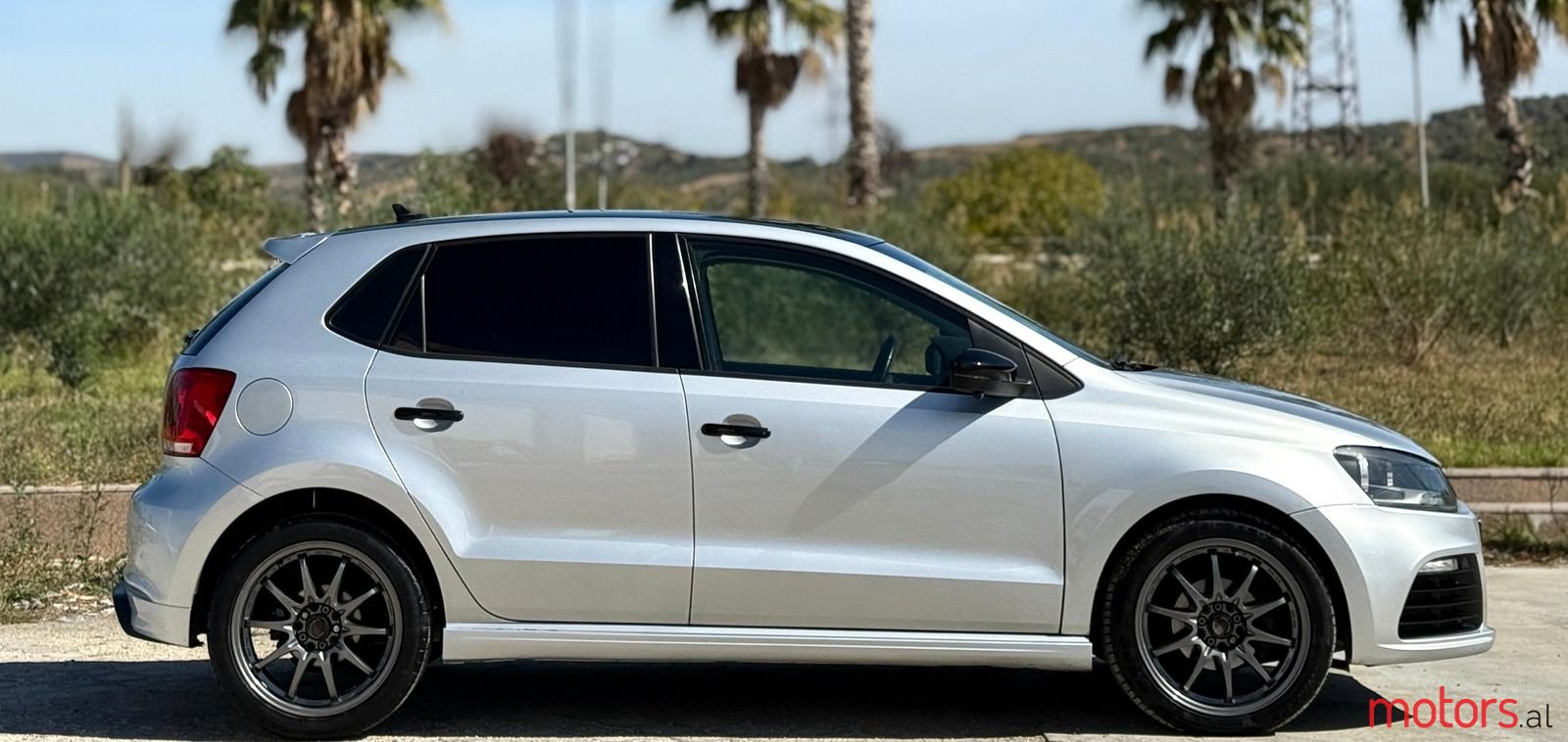 2014' Volkswagen Polo photo #4