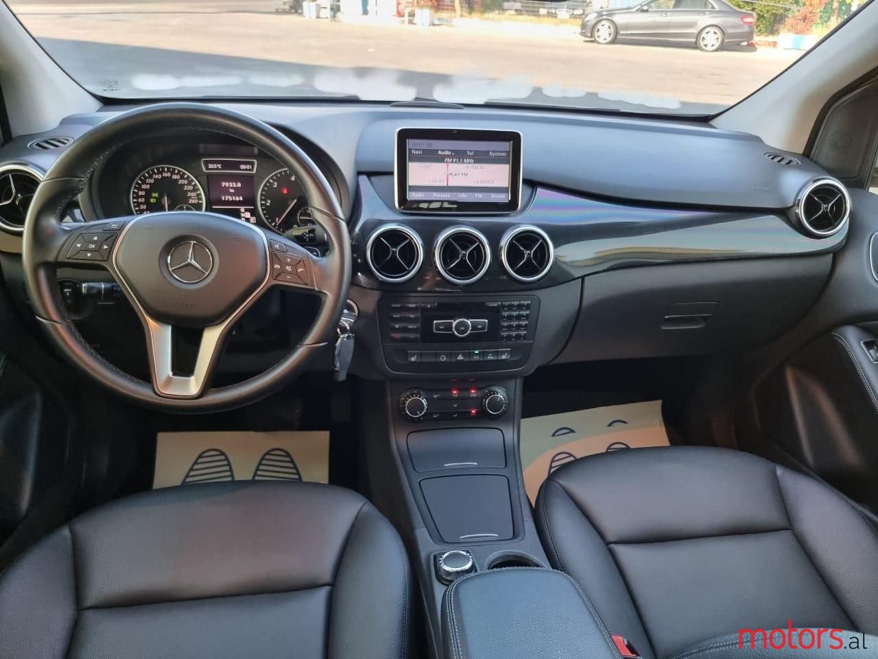 2013' Mercedes-Benz 200 photo #4