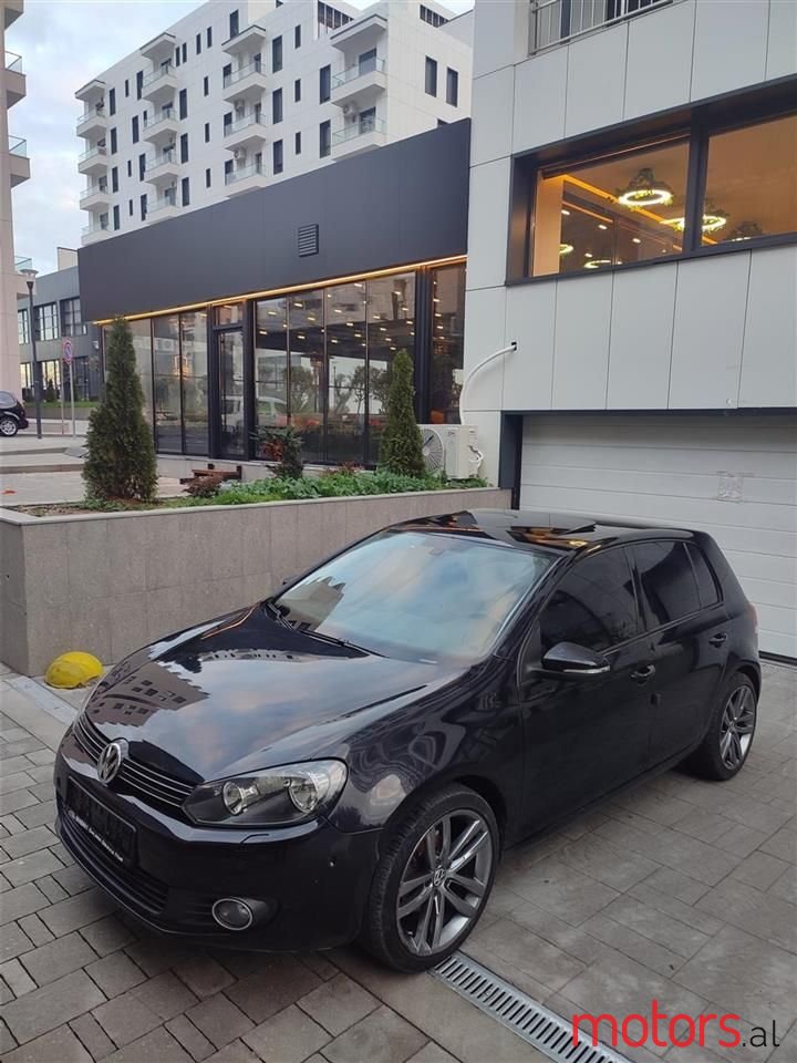 2010' Volkswagen Golf photo #1