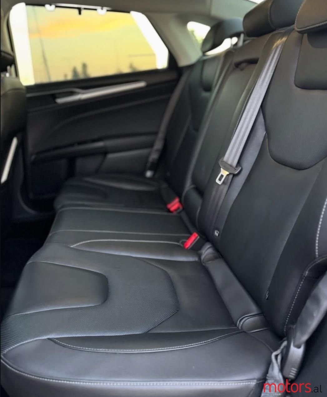 2015' Ford Mondeo photo #2