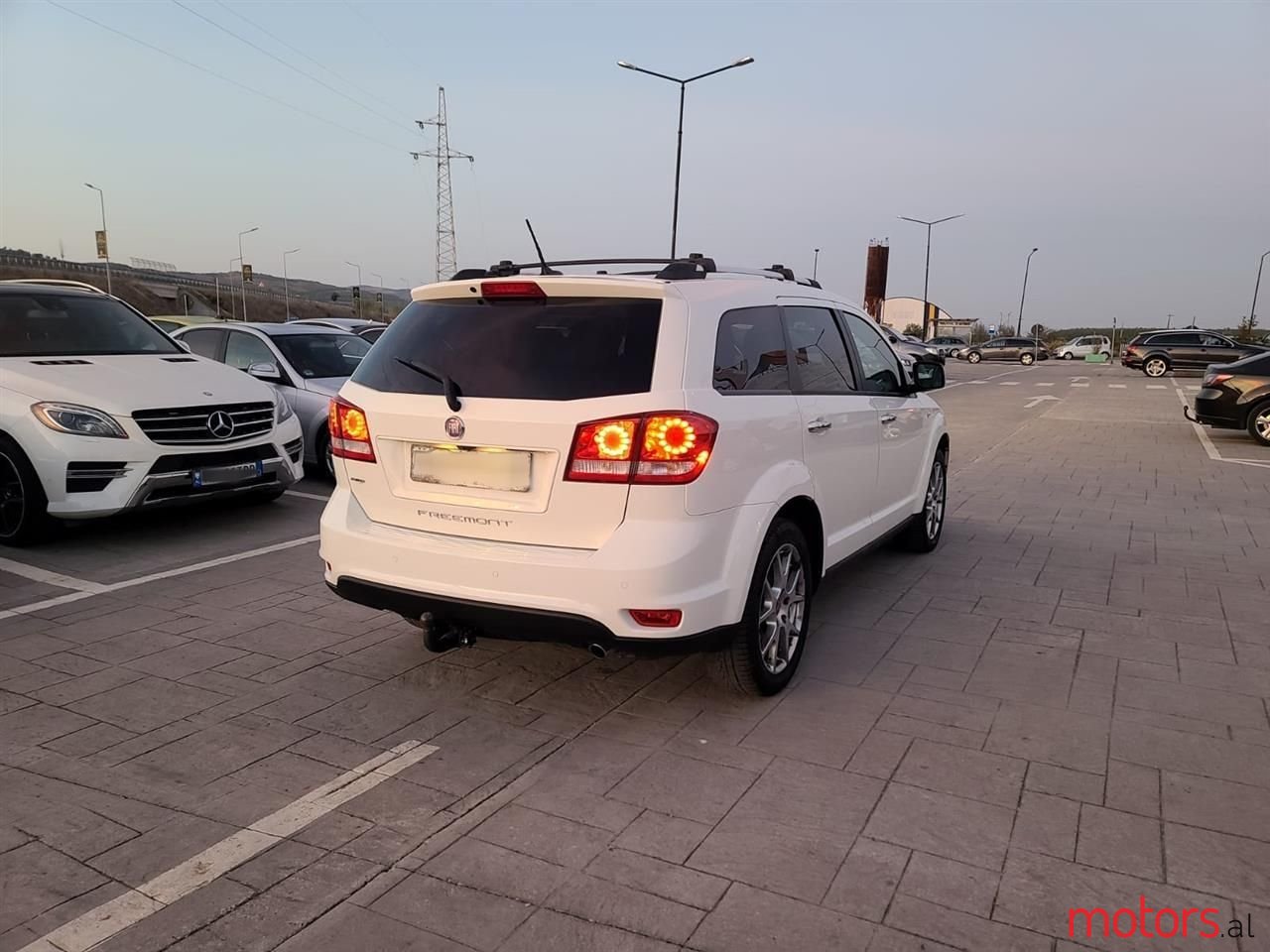 2012' Fiat Freemont photo #5