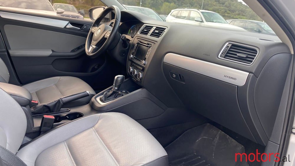 2014' Volkswagen Jetta photo #5