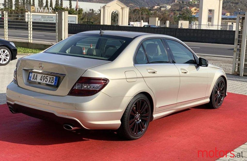2010' Mercedes-Benz C 300 photo #2