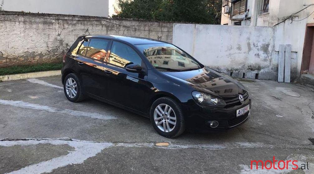 2010' Volkswagen Golf photo #2