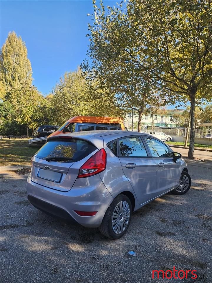 2011' Ford Fiesta photo #2