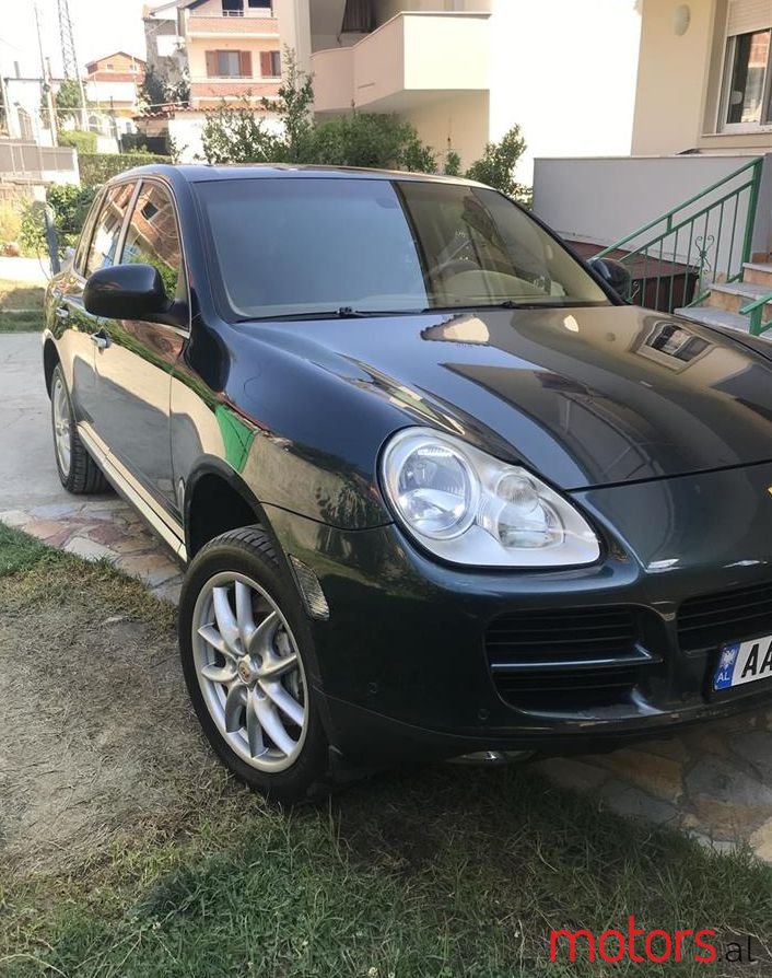 2004' Porsche Cayenne photo #1