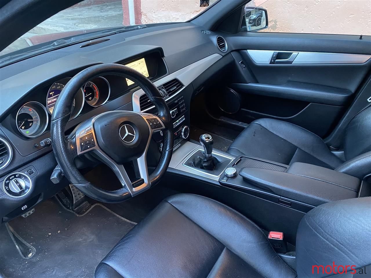 2012' Mercedes-Benz C 180 photo #5