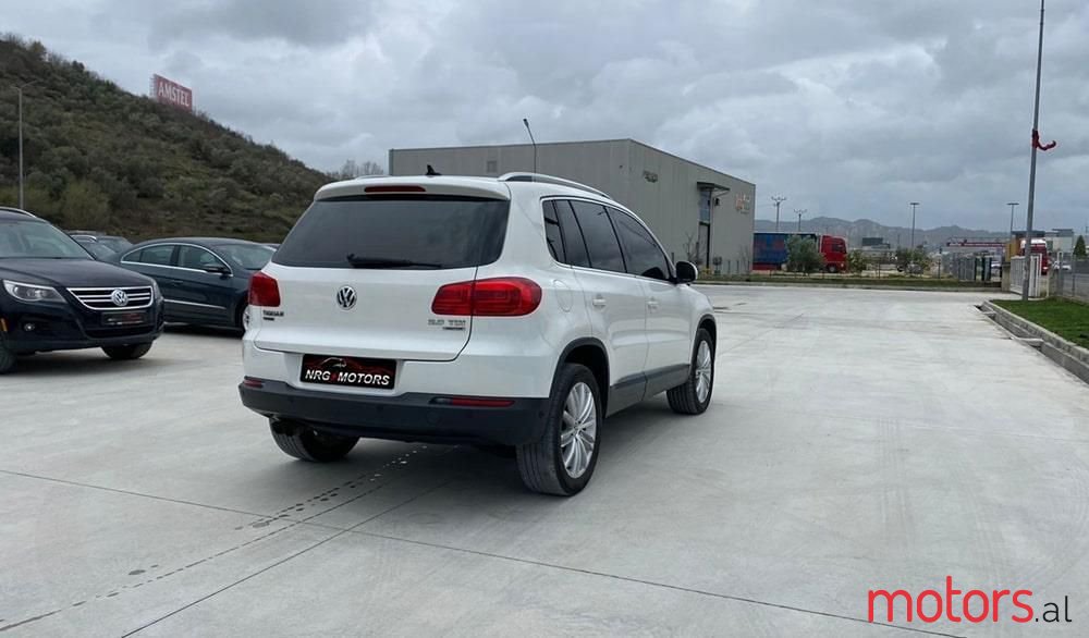 2013' Volkswagen Tiguan photo #2