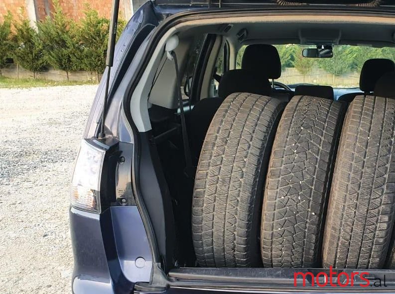 2009' Mitsubishi Outlander photo #5