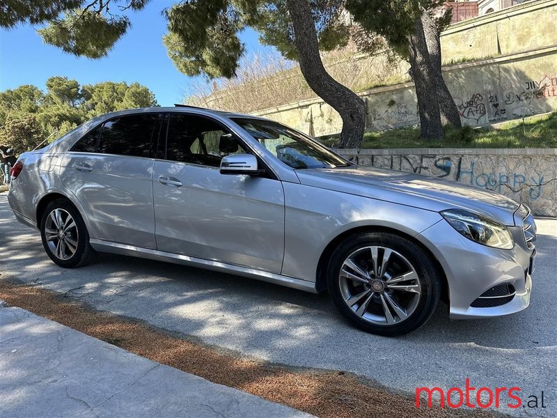 2014' Mercedes-Benz E 220 photo #1