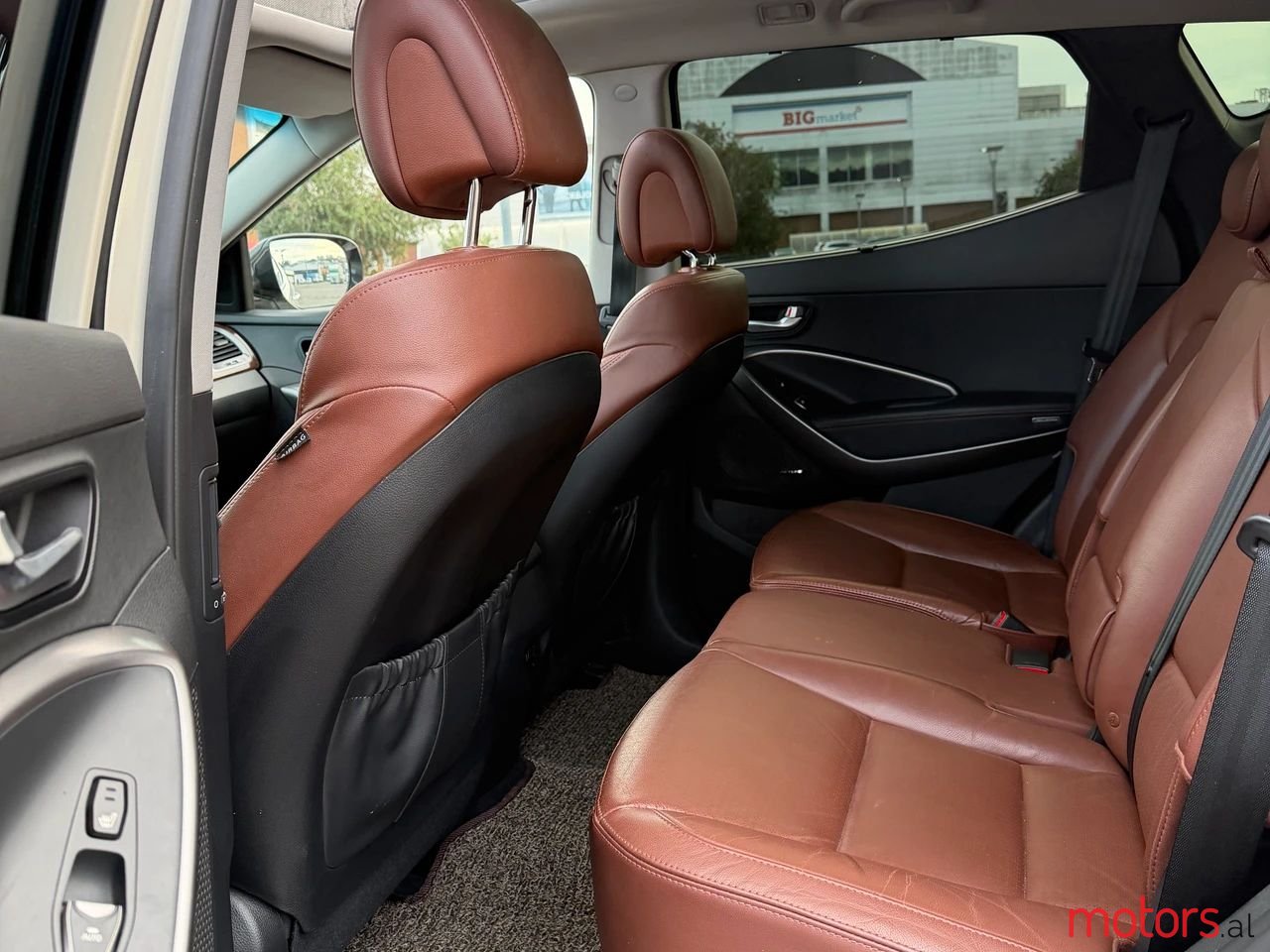 2013' Hyundai Santa Fe photo #6