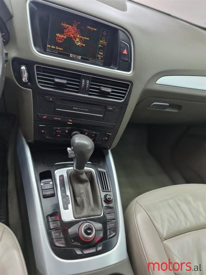 2009' Audi Q5 photo #5